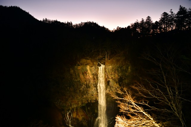 華厳滝ライトアップ